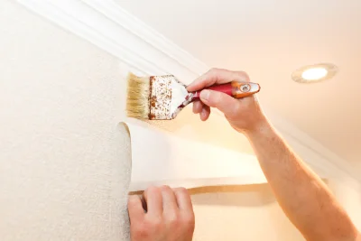 Pose de papier peint à Minihy-Tréguier — revêtements muraux et toiles de verre